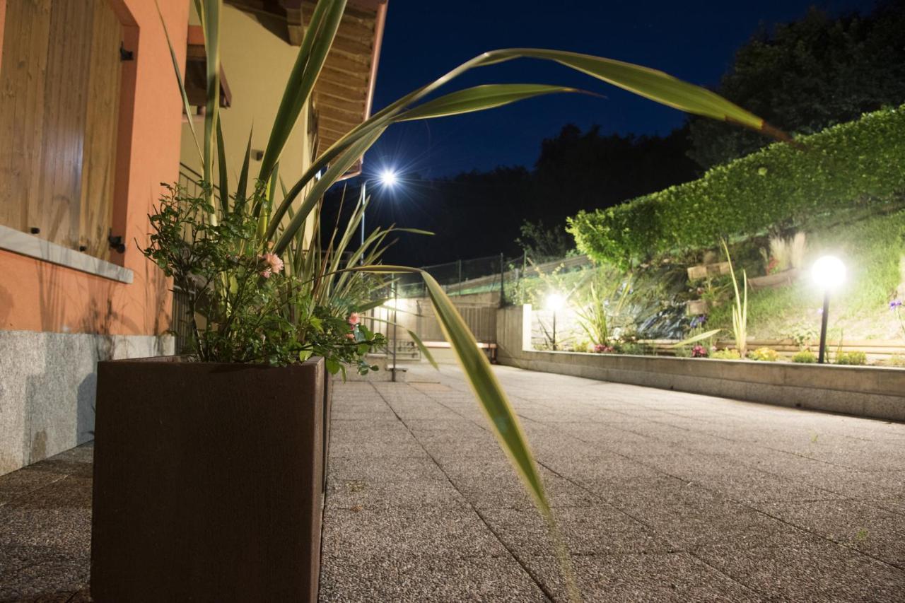 La Casa Di Emy Villa Solto Collina Екстериор снимка