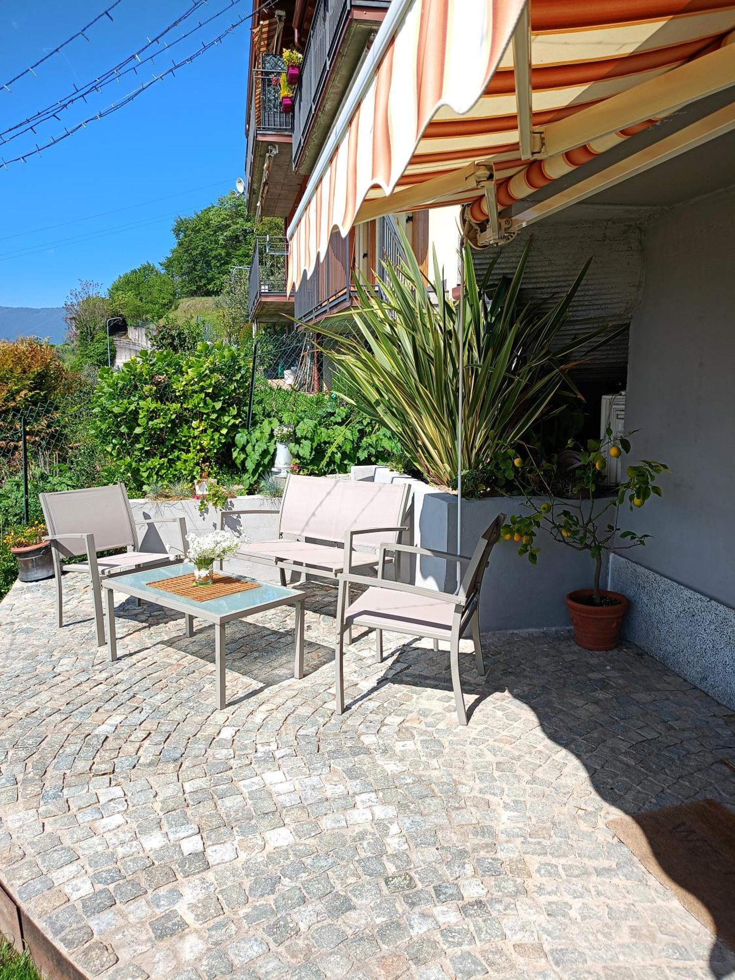 La Casa Di Emy Villa Solto Collina Екстериор снимка